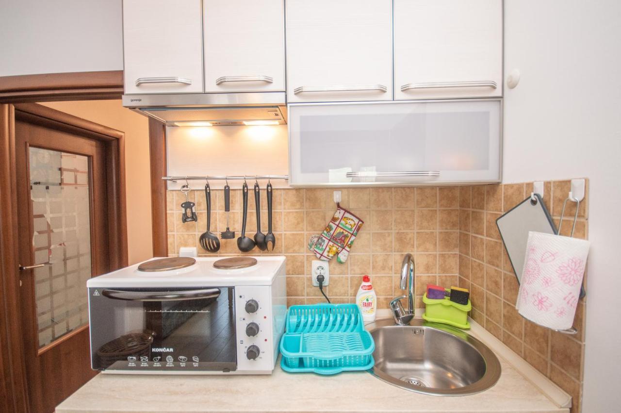Apartmani Mrsic Risan Esterno foto