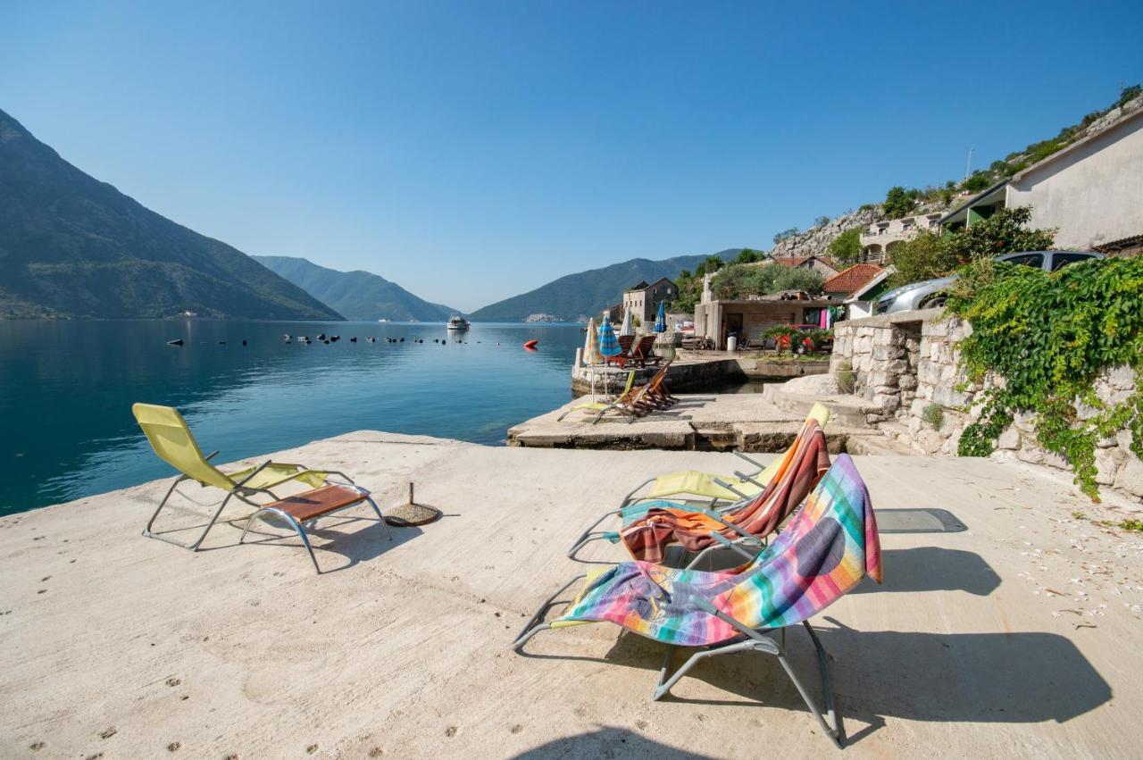 Apartmani Mrsic Risan Esterno foto