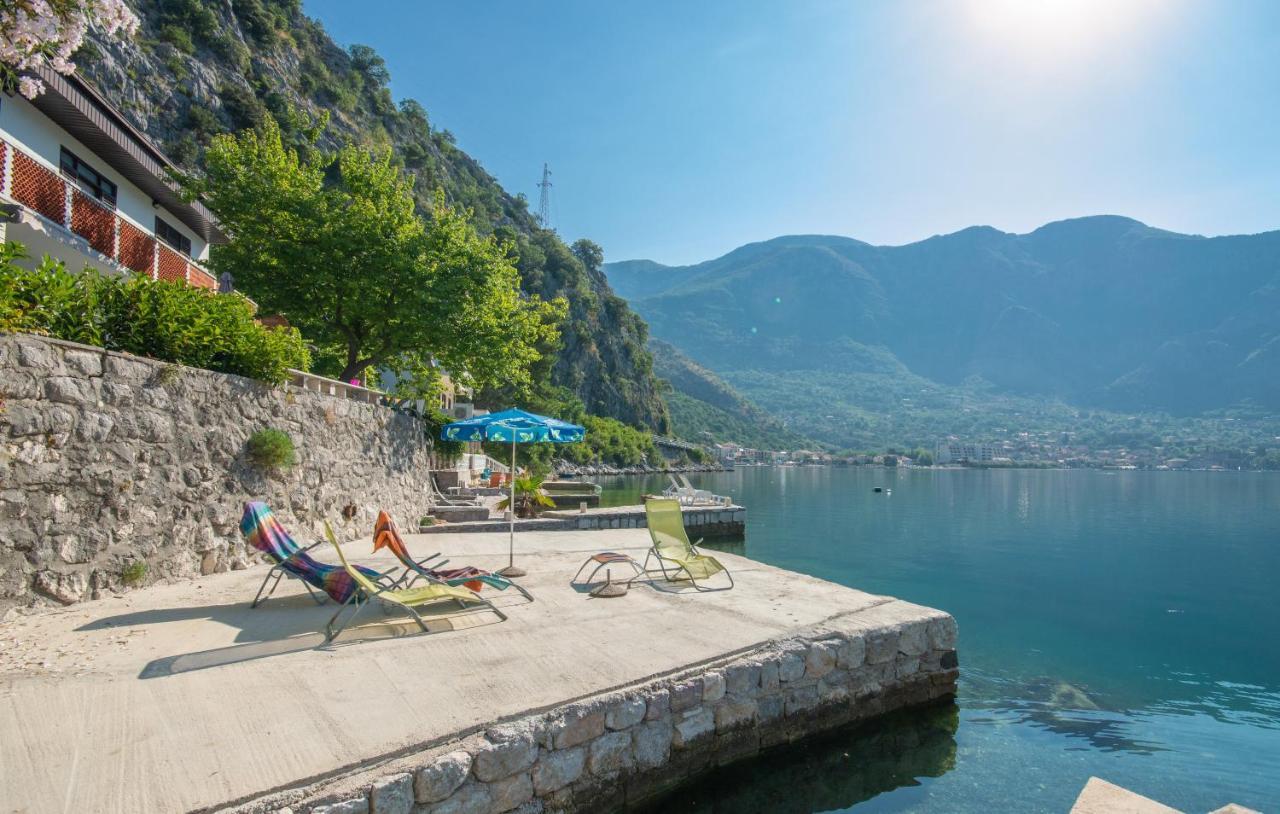 Apartmani Mrsic Risan Esterno foto